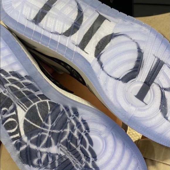 Dior Jordan 1s - Picture 4 of 8